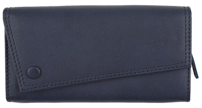 Die HOCHECK Echtleder Tischtasche von WATZMANN ist ein schwarzes Glattlederportemonnaie mit Überschlagverschluss, Ziernähten und einem runden Knopf unten links. Größe: 19 x 9 x 5 cm - ein Beispiel für hochwertige Lederprodukte in Handarbeit.